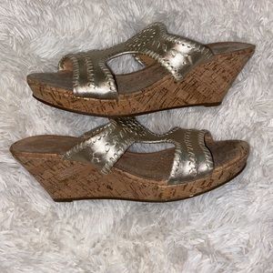 Jack Rogers size 9 wedge sandal gold